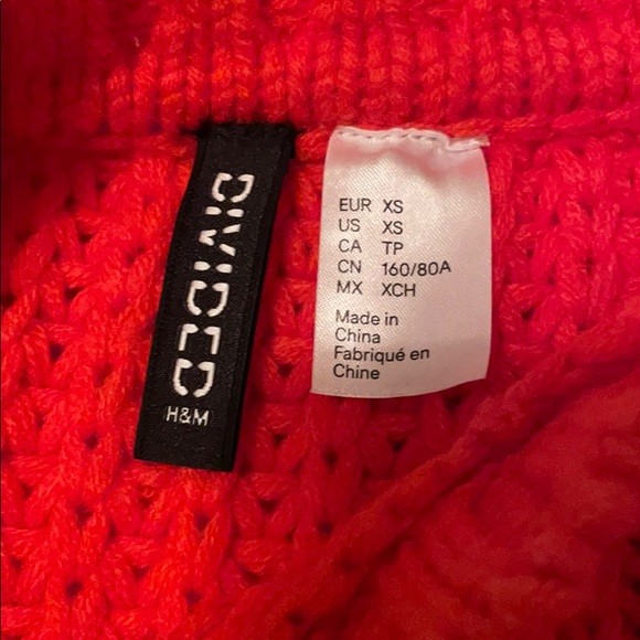 H&M knit sweater - Picture 2 of 2